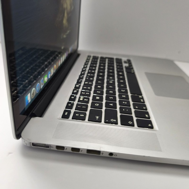 Apple MacBook Pro Retina 15 Mid 2012 i7 8GB 256GB SSD