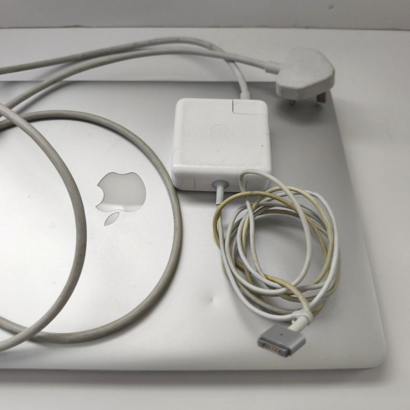 Apple MacBook Pro Retina 15 Mid 2012 i7 8GB 256GB SSD